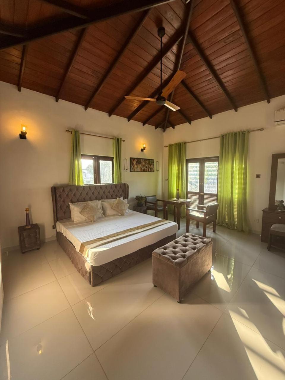 The Villa Kalbashi Kotte - Luxury Stay With Swimming Pool Sri Jaiavardenapura-Kotte Exterior foto